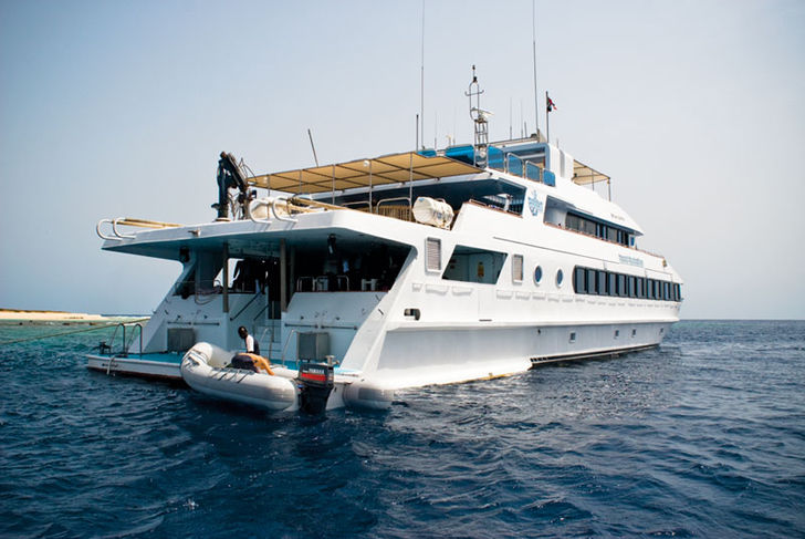 Royal Evolution er bygget efter alle kunstens regler til sejlads i internationalt farvand. Sudan by boat – krydstogt i det sydlige Rødehav