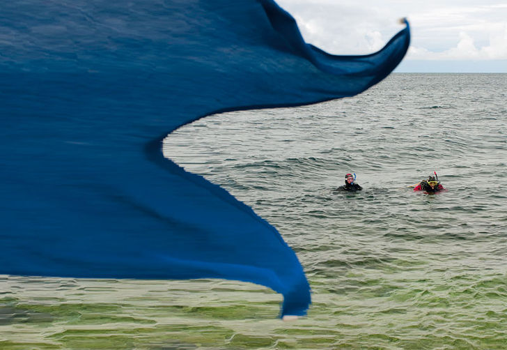 Et dykkerflag er en selvfølgelighed på ethvert dykkested. Det giver omgivelserne en chance for at forstå, hvad der er på færde. Overfladeorganisation – et bevidst valg!