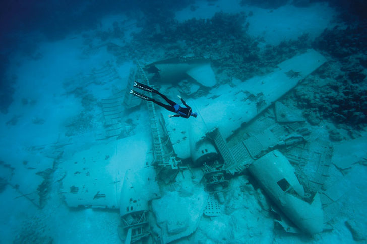 Fridykkeren Pierre Frolla over vraget af en DC3 på Bahamas.
No Limits – med eller uden flasker