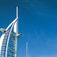 Dykkebåden i Dubais marina med Burj Al Arab-hotellet i baggrunden.
Mix i Mellemøsten – ørkenvandring eller oase?