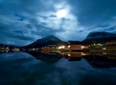 Hinsides Narvik – blandt spækhuggere og vrag